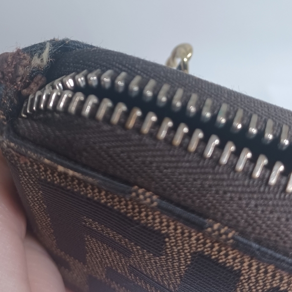 Authentic FENDI Vintage Zucca Pattern Short Wallet with Crossbody strap - Picture 9 of 15
